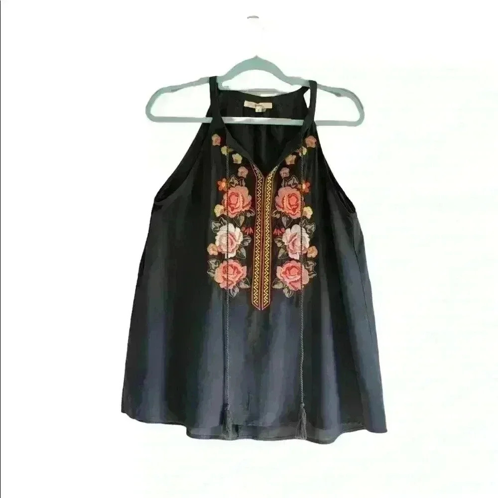 Andree by Unit Blue/Gray Embroidery Sleeveless V Neck Top Size S